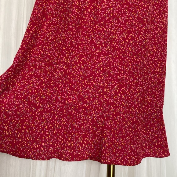 Gap Y2K  red floral, empire waist, spaghetti straps! Tiered ruffle! Size 6 - Picture 5 of 16